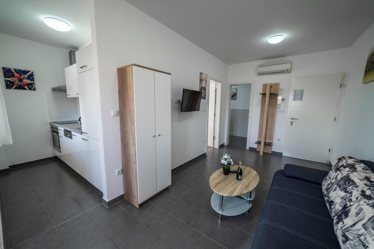 Apartments Adriana Pula Zewnętrze zdjęcie